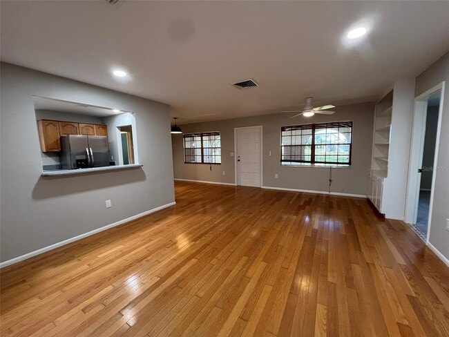 Building Photo - 417 Courbet Dr