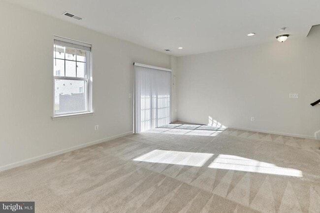 Building Photo - 210 Apsley Terrace