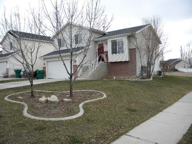 Building Photo - Clearfield Home for Rent