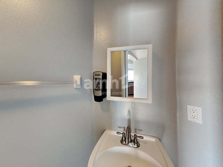 Building Photo - 11832 Brenford Crest Dr