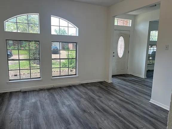 Building Photo - 17627 Glenwolf Dr