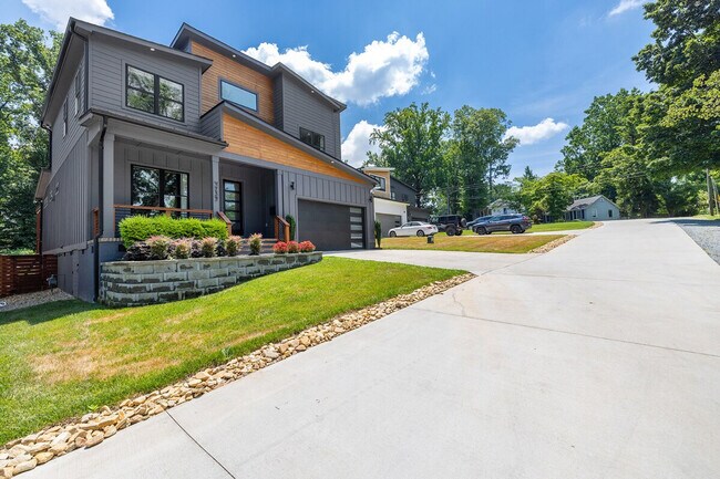 Building Photo - 4235 Raney Way