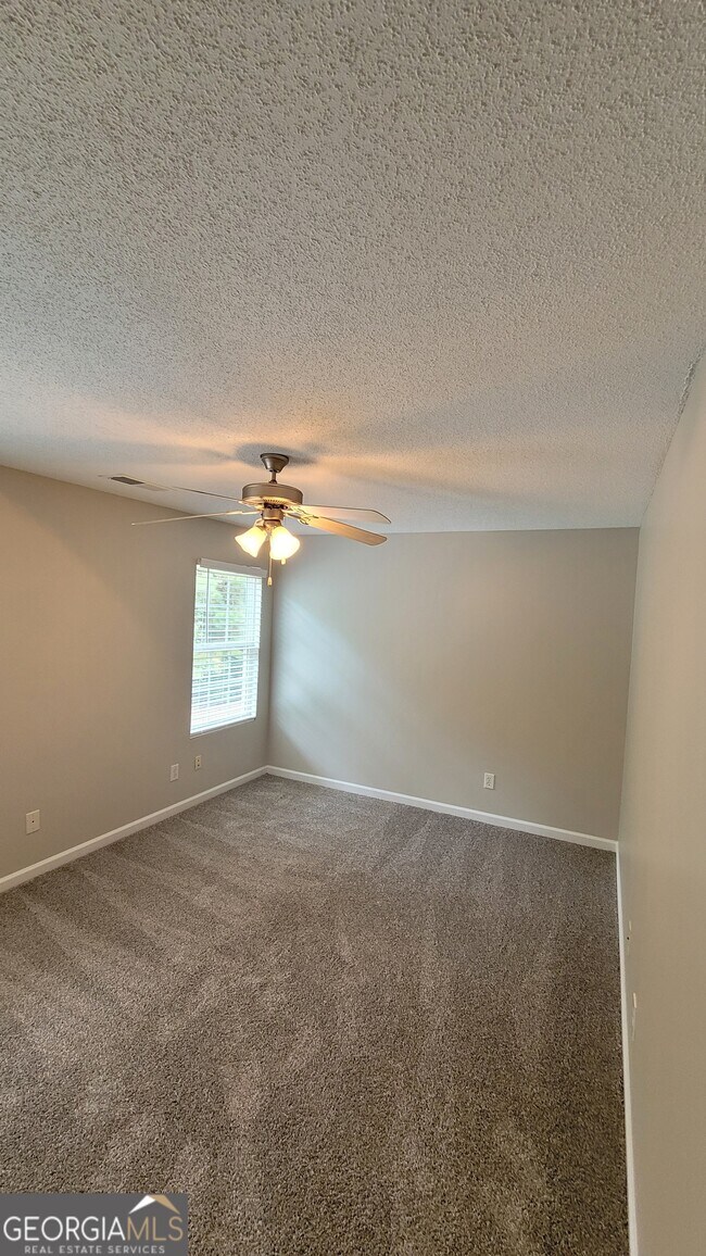 Building Photo - 4875 W Park Cir