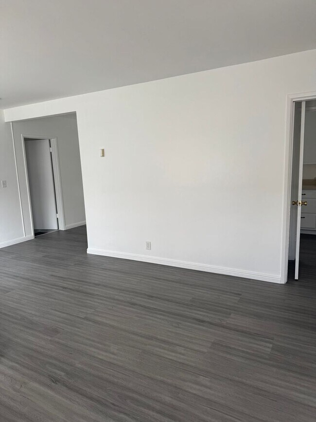 Building Photo - GW-840