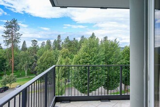 Building Photo - Coeur d'Alene North Condo - Furnished 2 be...