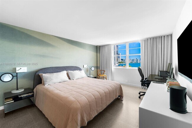 Building Photo - 5 Island Ave