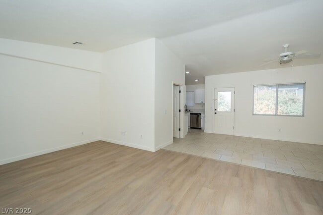 Building Photo - 2021 S Dandelion St