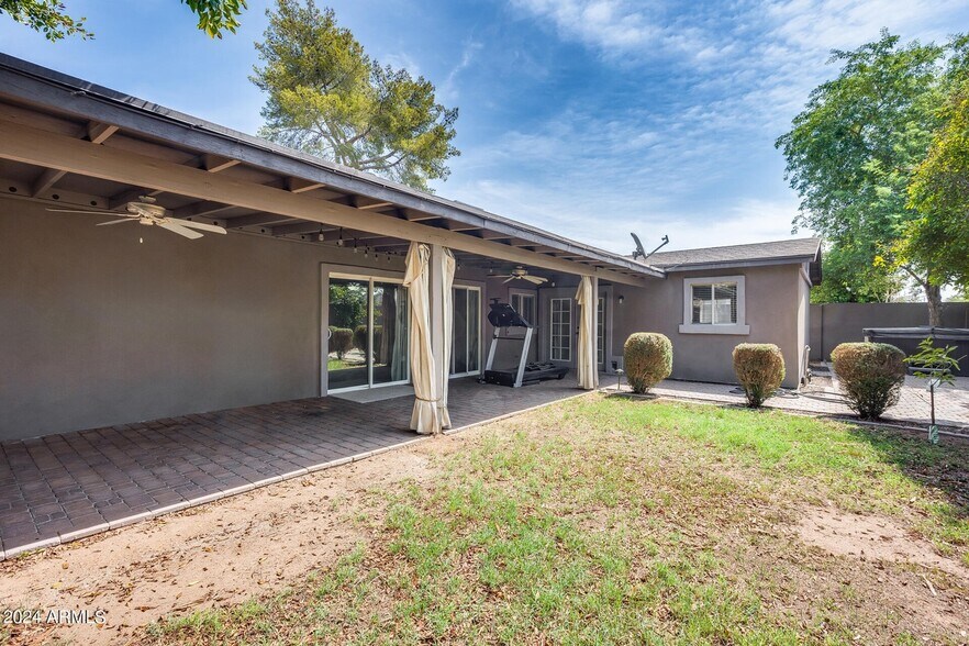 Building Photo - 2933 W Muriel Dr