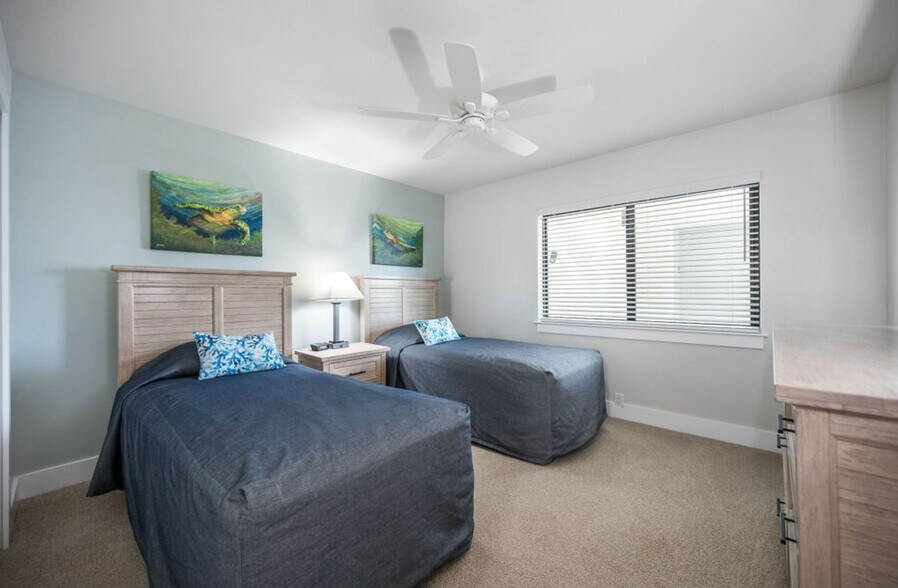 Building Photo - 205 Periwinkle Way