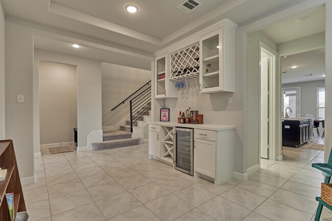 Building Photo - 15846 Weston Ridge Dr