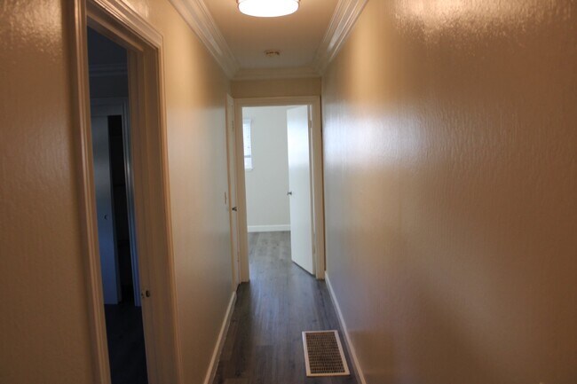 Building Photo - Updated 3 Bedroom, 2 Bathroom Single Family Home in Rural Danville Location