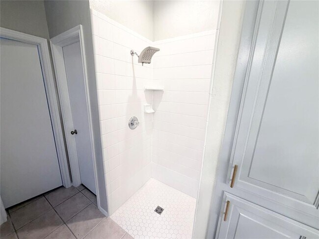 Building Photo - 10616 NW 40th Terrace