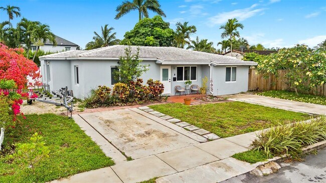 Building Photo - 908 SW 12th Ct