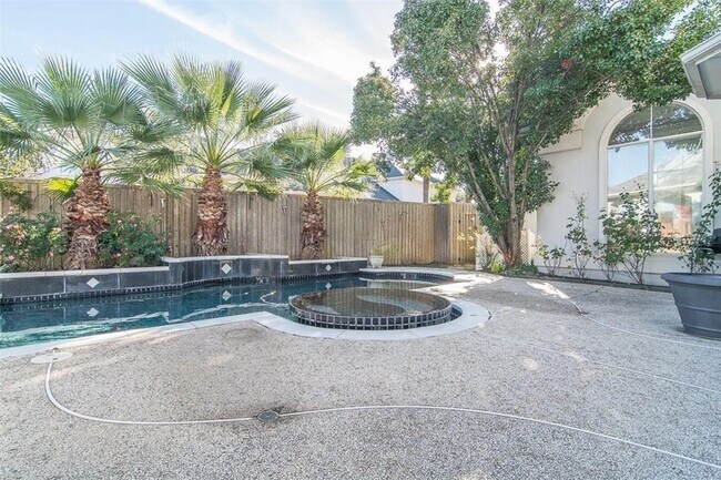 Building Photo - 18007 Rock Branch Dr