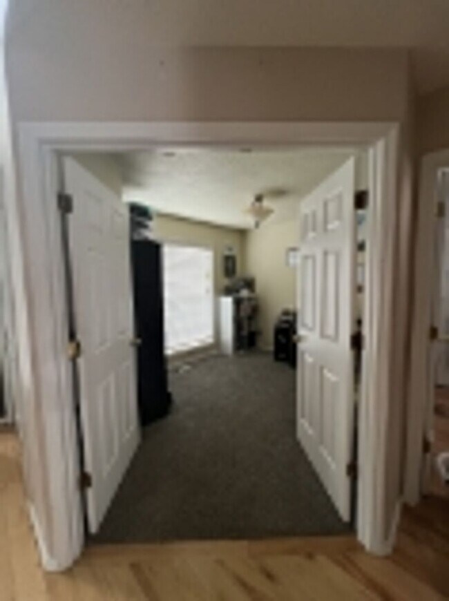 Building Photo - Luxurious 4-Bedroom Home in Keizer – Spacious, Elegant & Perfect for Entertaining
