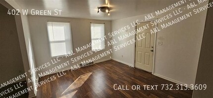 Building Photo - 402 W Green St