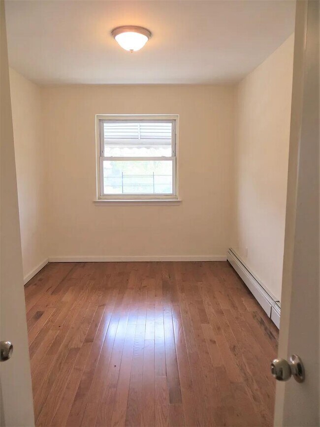 Building Photo - 3521 Tiemann Ave