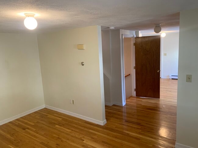 Building Photo - 138 Thorndike St