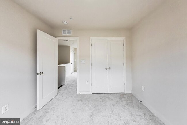 Building Photo - 16616 Crabbs Branch Way