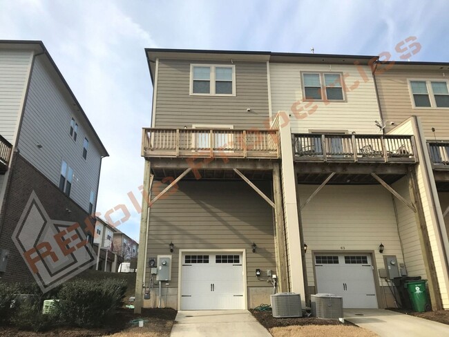 Building Photo - Charming 3 Story 3 Bedroom 3.5 Bath 1 Car-...