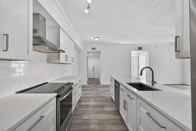 Building Photo - 5301 Myrtlewood Cir E