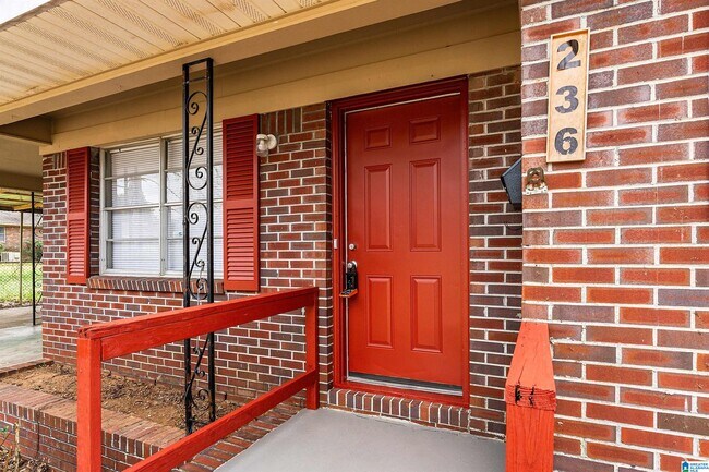 Building Photo - 236 Clifton St