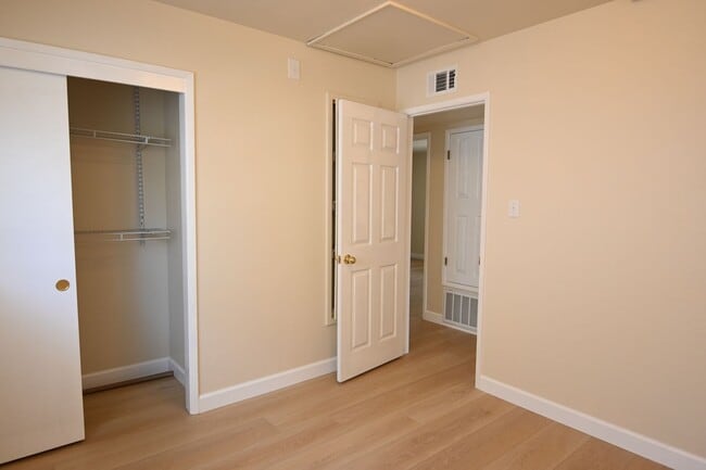 Building Photo - Beautiful home with AC in PRIME Santa Clara location - 3 bd / 2 bath coming soon!