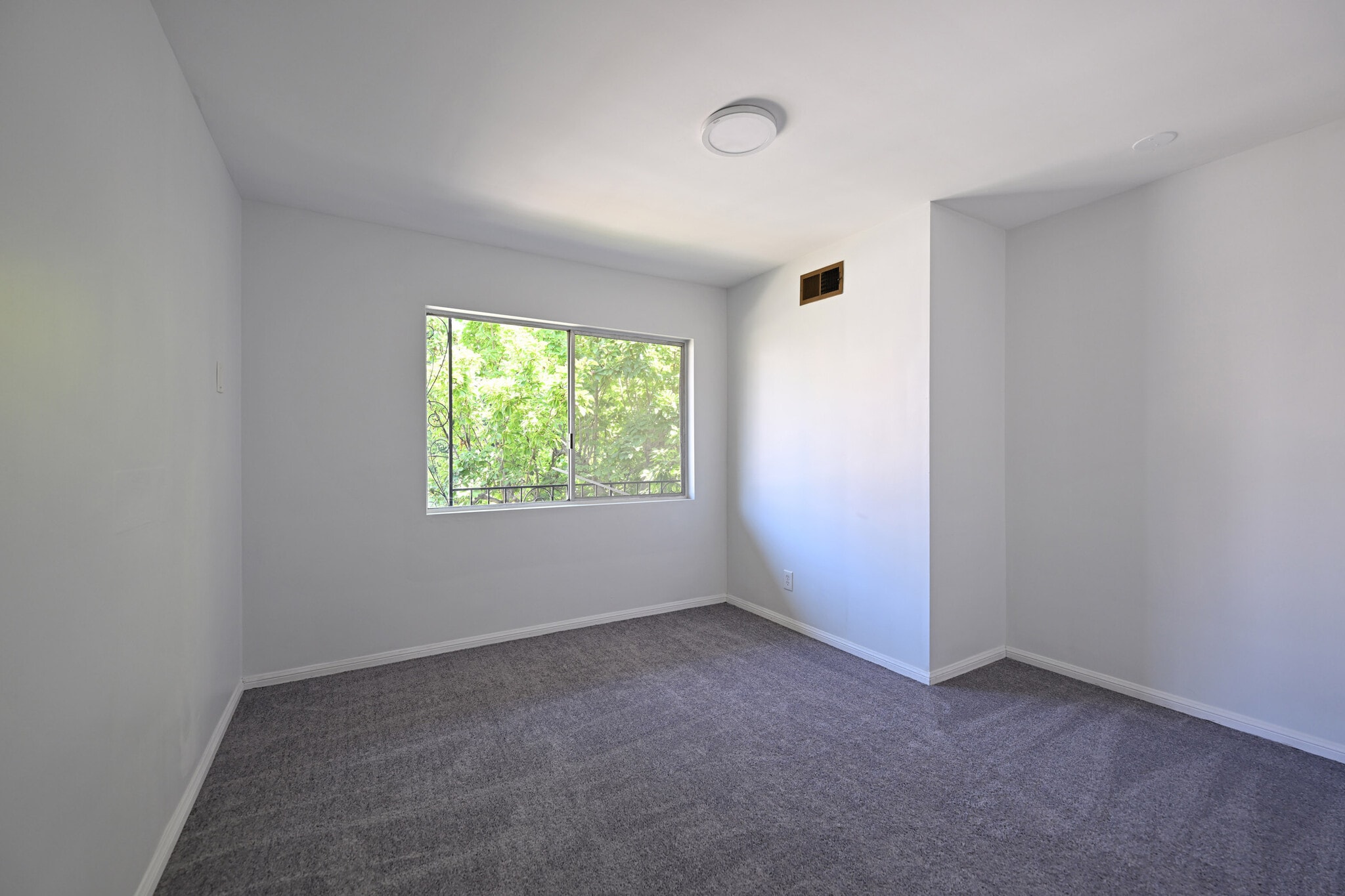 Building Photo - 11063 Ohio Ave