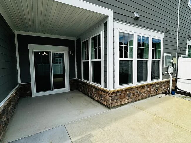 Building Photo - 5604 Benoni Ct