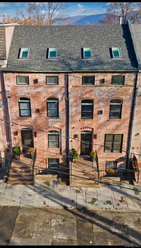 Building Photo - 117 Lander St