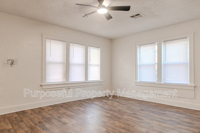 Building Photo - 1609 NE 18th St