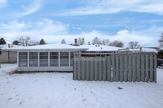 Building Photo - 1638 Parkinson Dr