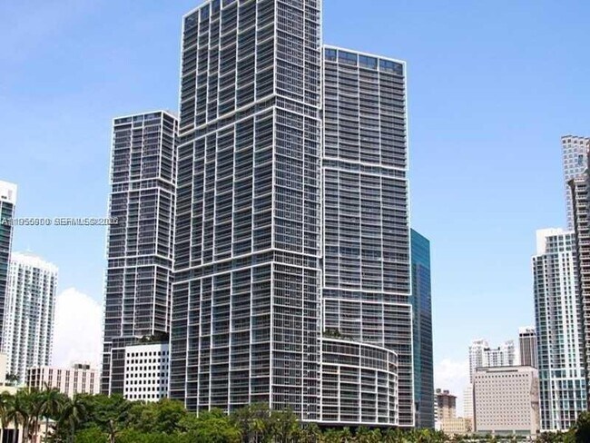 Building Photo - 475 Brickell Ave