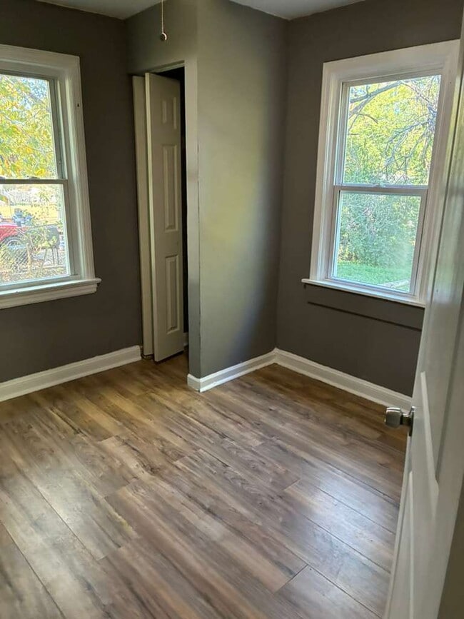 Building Photo - 5112 Edith Ave