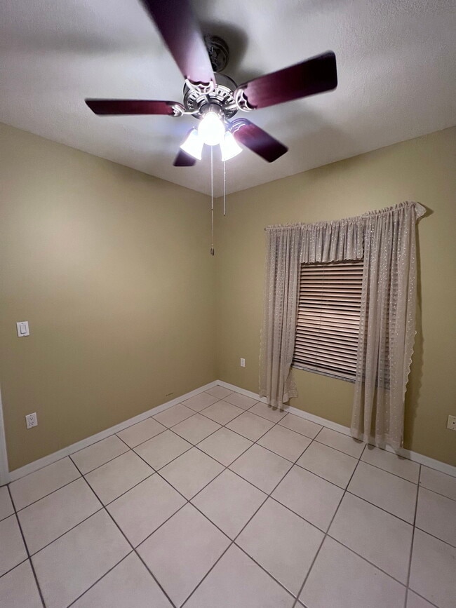 Building Photo - 10155 SW 159th Ct
