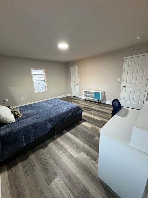 Building Photo - 1348 Rome St