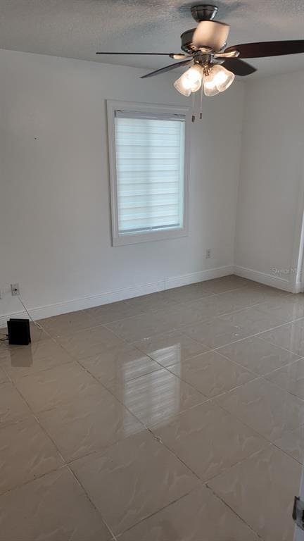 Building Photo - 1703 Paradise Dr