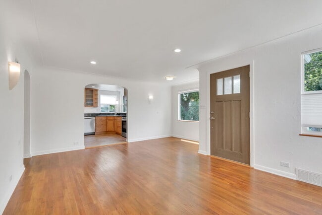 Building Photo - 3032 S Corona St