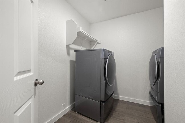 Building Photo - 2204 Founder Dr