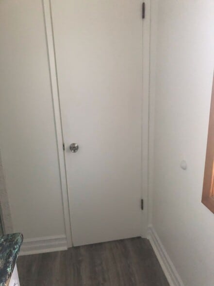 Building Photo - 516 E Wedgewood Ave