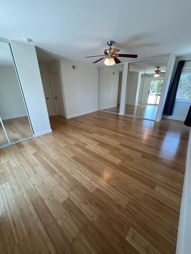 Building Photo - Stunningly Upgraded 3 Bed/2.5 Bath Home