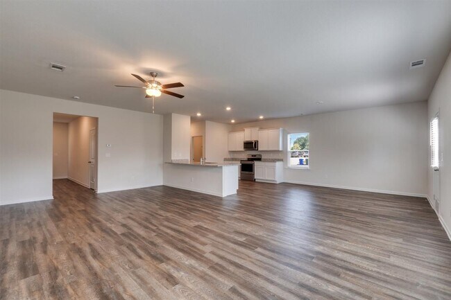 Building Photo - 737 Woody Dr