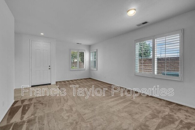 Building Photo - 401 Whitby Gn