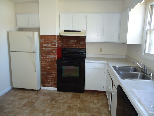 Building Photo - 105 Scenic Cir