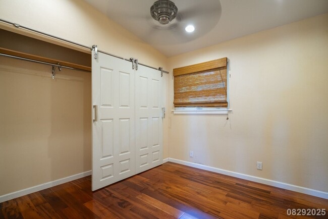 Building Photo - 3 Bedroom 3 Bathroom pet negotiable SFH in...