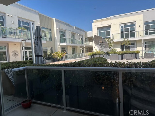 Building Photo - 56 E Duarte Rd