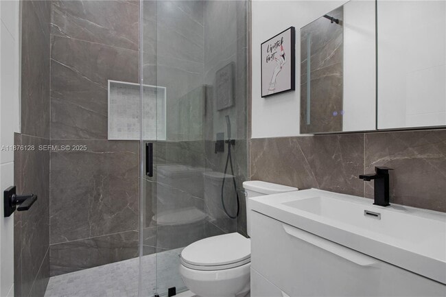 Building Photo - 14840 NE 8th Ave