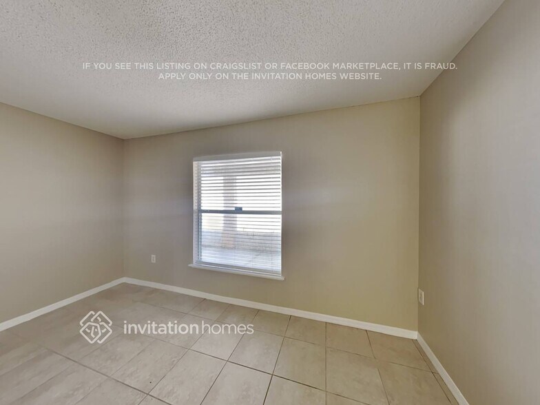 Building Photo - 833 Sun Ridge Village Dr