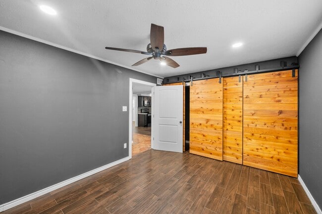 Building Photo - 10519 Fawnview Dr