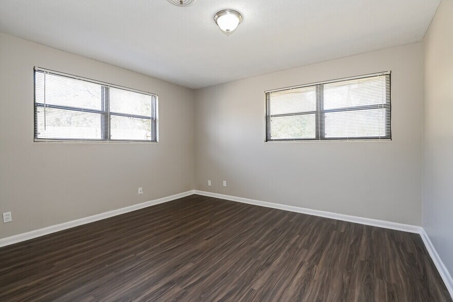Building Photo - 3937 Rodby Dr
